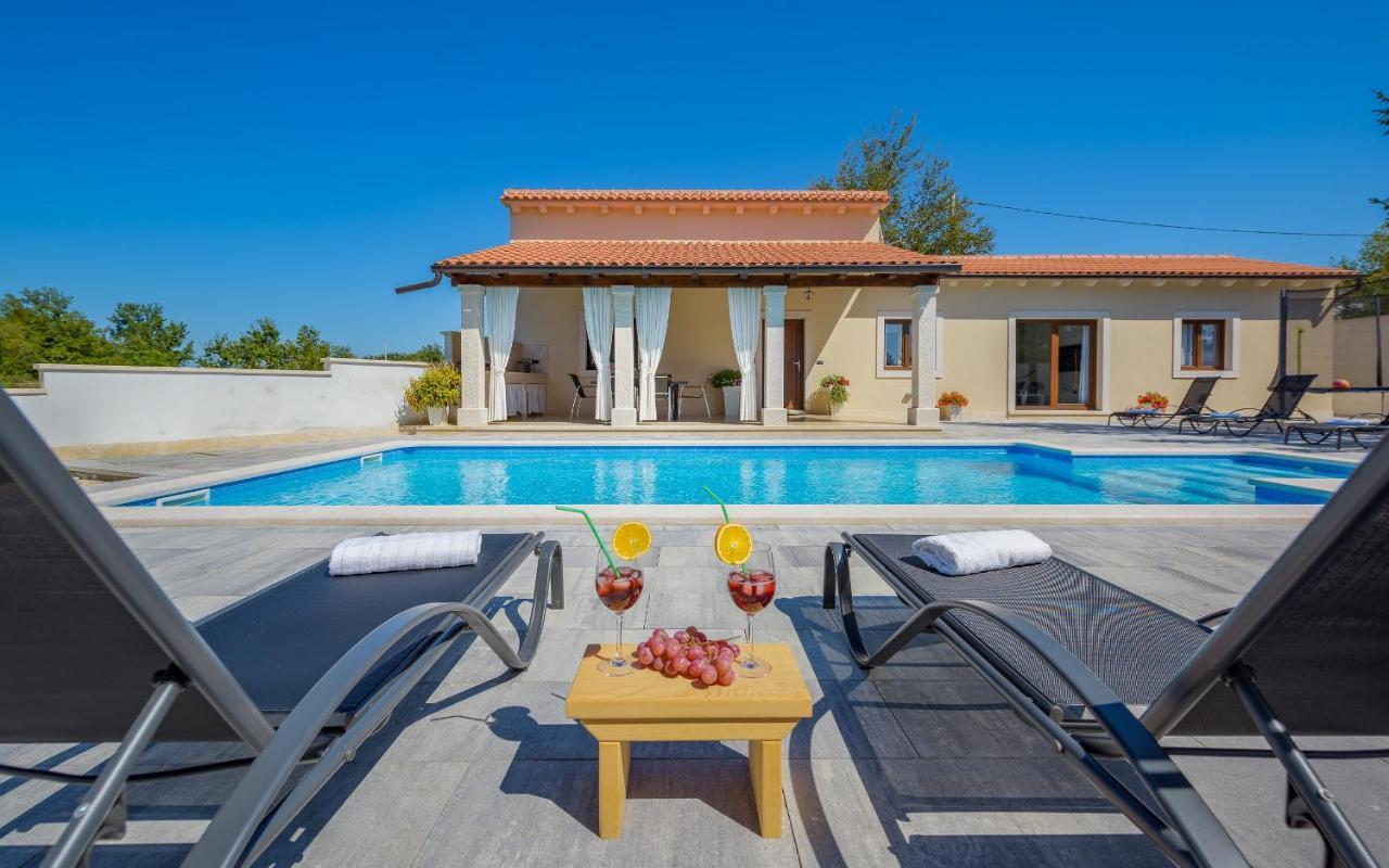 Villa Desapemani Žminj Exterior foto