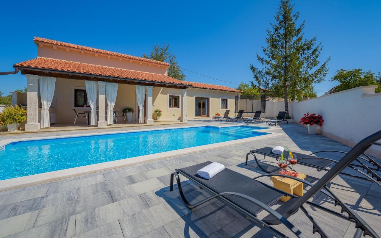 Villa Desapemani Žminj Exterior foto
