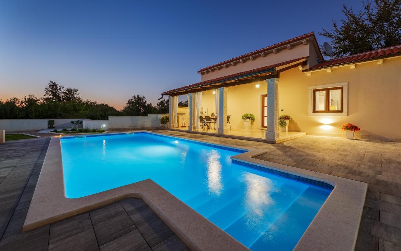 Villa Desapemani Žminj Exterior foto